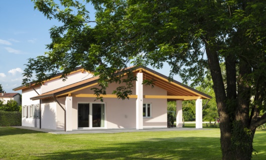 Casa prefabbricata in stile classico ad alto risparmio energetico 